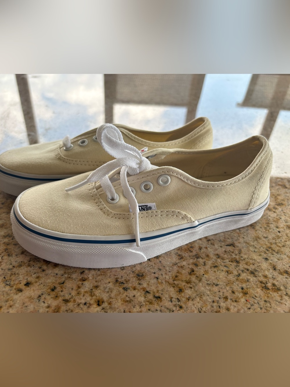 NWT Vans men’s 3.5/ women 5 Authentic Canvas Sneakers in Cream with Blue Stripe